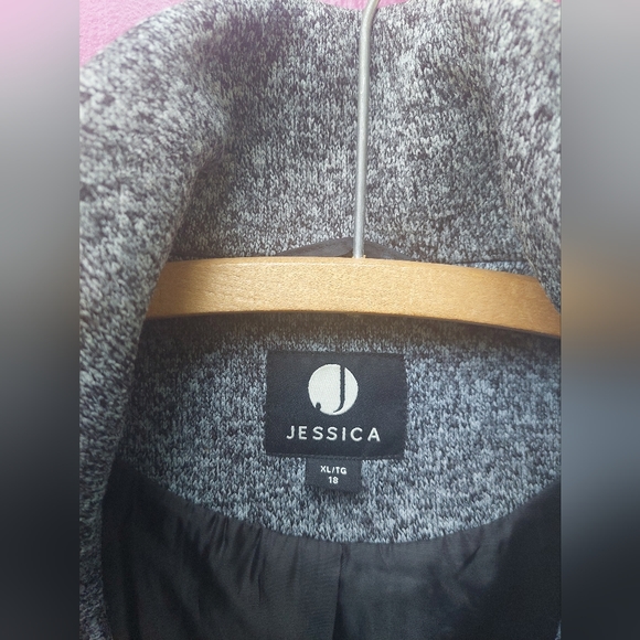 XL JESSICA Fall-Winter fabric coat with vegan leather on sleeves. - Picture 6 of 7